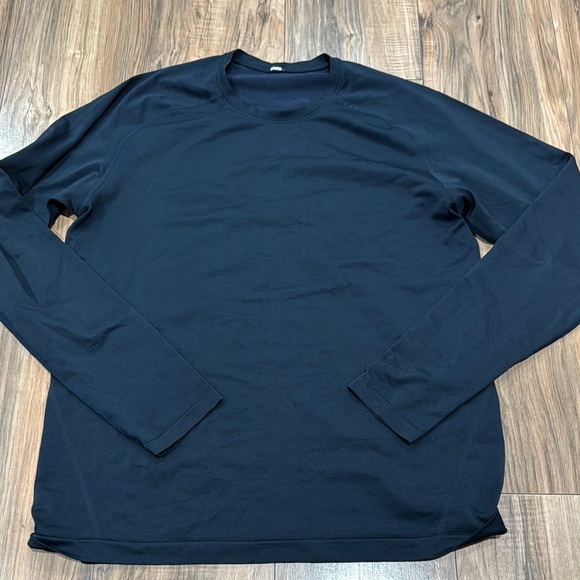 Men’s lululemon long sleeve - Picture 1 of 2